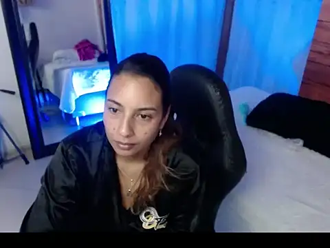 Snapshot of mykaelahoney chatting on 04-10-26, 08:30 mykaelahoney online show from 04-10-26, 08:30