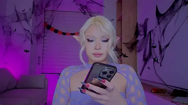 RileyMee online show from 10-27-25, 02:21