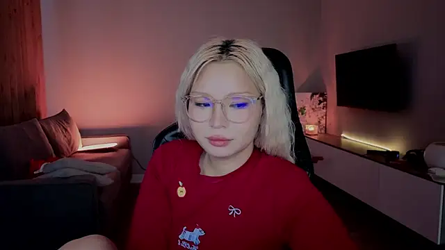 RileyMee online show from 04-17-26, 04:37