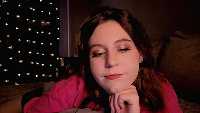 Snapshot of Diana_Flower chatting on 12-19-25, 02:51 Diana Flower online show from 12-19-25, 02:51