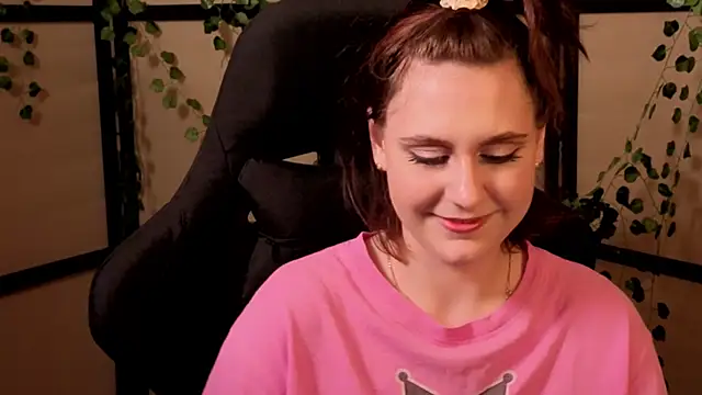 Snapshot of Diana_Flower chatting on 02-07-26, 01:04 Diana Flower online show from 02-07-26, 01:04