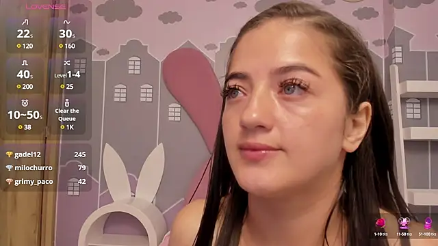 Snapshot of Annie_Cute18_ chatting on 12-24-24, 01:39 Annie Cute18 online show from 12-24-24, 01:39