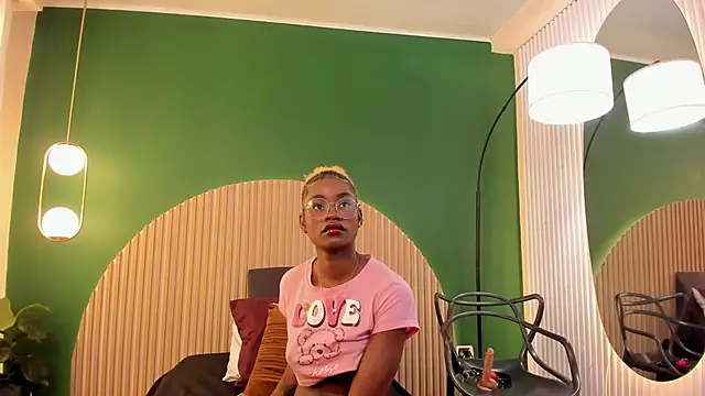 amber-hill online show from 11-15-25, 07:16