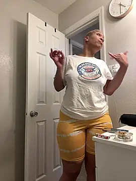 SexyHoneyRedd online show from 06-26-26, 08:30