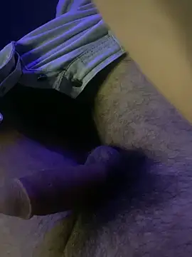 Snapshot of YawlingJingoist chatting on 11-23-25, 01:05 YawlingJingoist online show from 11-23-25, 01:05