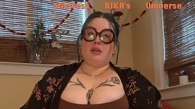 Snapshot of MissBika chatting on 03-07-25, 12:15 MissBika online show from 03-07-25, 12:15