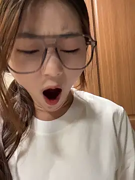 Snapshot of Sweet-Angel999 chatting on 11-28-25, 03:04 Sweet-Angel999 online show from 11-28-25, 03:04