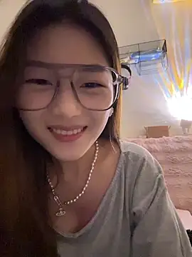 Snapshot of Sweet-Angel999 chatting on 02-05-26, 03:05 Sweet-Angel999 online show from 02-05-26, 03:05