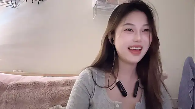 Snapshot of Sweet-Angel999 chatting on 02-08-26, 06:33 Sweet-Angel999 online show from 02-08-26, 06:33