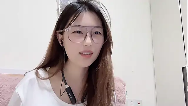 Snapshot of Sweet-Angel999 chatting on 02-28-26, 04:19 Sweet-Angel999 online show from 02-28-26, 04:19