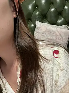 Snapshot of Sweet-Angel999 chatting on 06-25-26, 04:11 Sweet-Angel999 online show from 06-25-26, 04:11