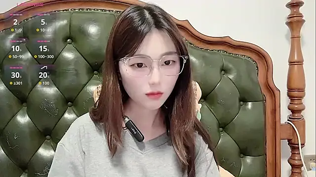 Snapshot of Sweet-Angel999 chatting on 06-30-26, 04:30 Sweet-Angel999 online show from 06-30-26, 04:30