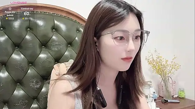 Snapshot of Sweet-Angel999 chatting on 07-10-26, 02:52 Sweet-Angel999 online show from 07-10-26, 02:52