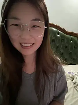Snapshot of Sweet-Angel999 chatting on 07-26-26, 03:19 Sweet-Angel999 online show from 07-26-26, 03:19