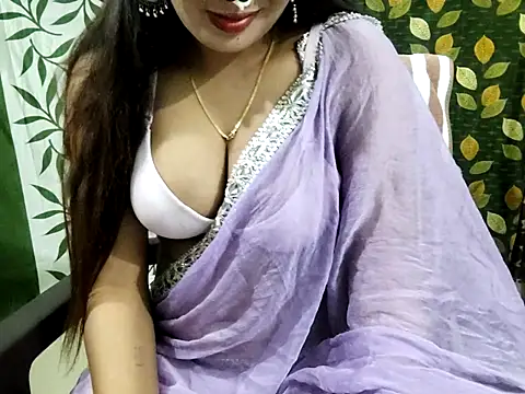 Snapshot of Aarvi_Arora chatting on 03-07-25, 09:18 Aarvi Arora online show from 03-07-25, 09:18