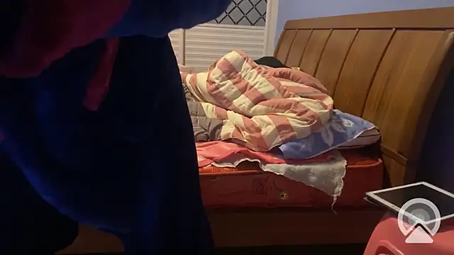 shuai321 online show from 02-04-25, 04:18