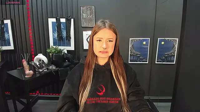 Snapshot of Lily_Moonlight chatting on 01-09-25, 07:10 Lily Moonlight online show from 01-09-25, 07:10