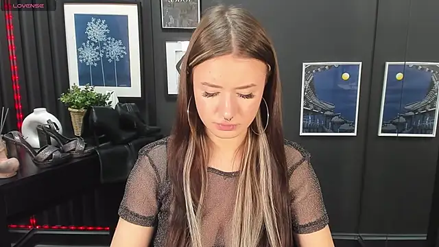 Snapshot of Lily_Moonlight chatting on 01-09-25, 10:20 Lily Moonlight online show from 01-09-25, 10:20