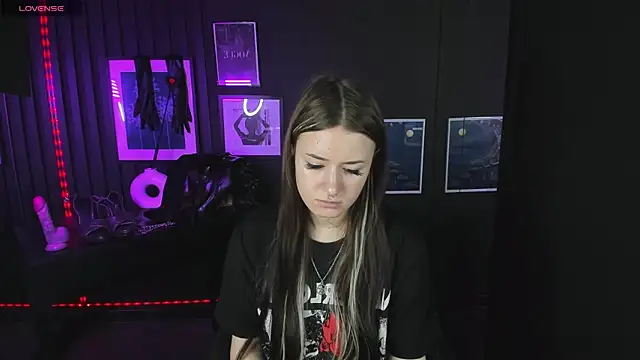 Snapshot of Lily_Moonlight chatting on 02-13-25, 07:56 Lily Moonlight online show from 02-13-25, 07:56