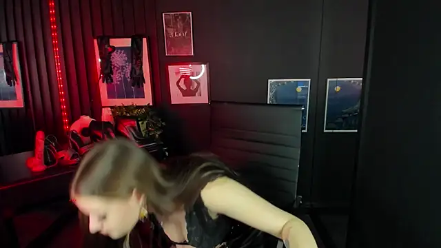 Snapshot of Lily_Moonlight chatting on 03-22-25, 12:57 Lily Moonlight online show from 03-22-25, 12:57