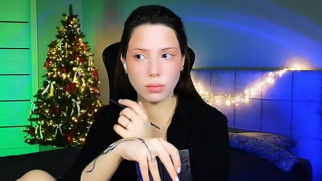 Snapshot of Stacy_Gonzales_ chatting on 01-04-25, 06:19 Stacy Gonzales  online show from 01-04-25, 06:19