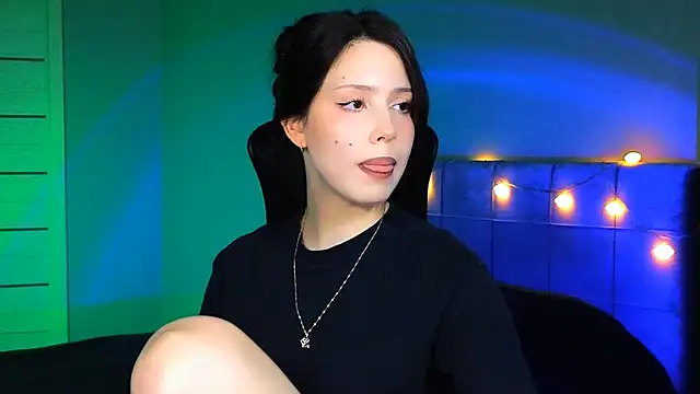 Snapshot of Stacy_Gonzales_ chatting on 02-01-25, 09:21 Stacy Gonzales  online show from 02-01-25, 09:21