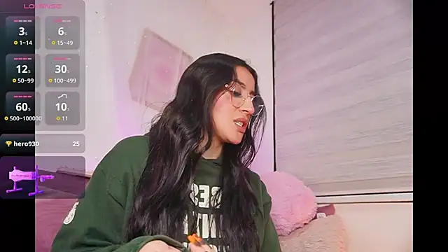 leila petitee  online show from 10-12-25, 11:20