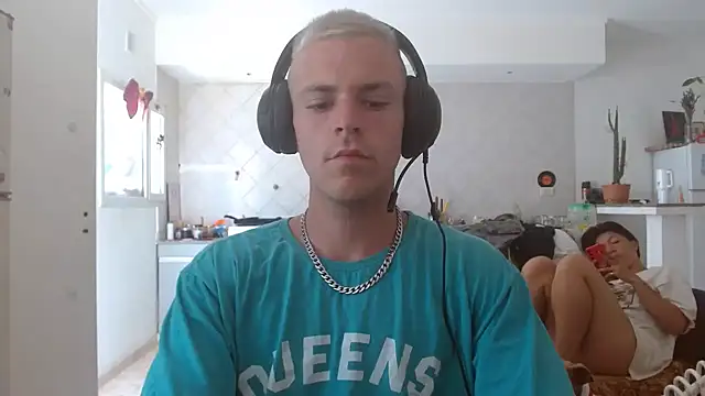 Snapshot of VenomKushx chatting on 01-06-26, 04:21 VenomKushx online show from 01-06-26, 04:21