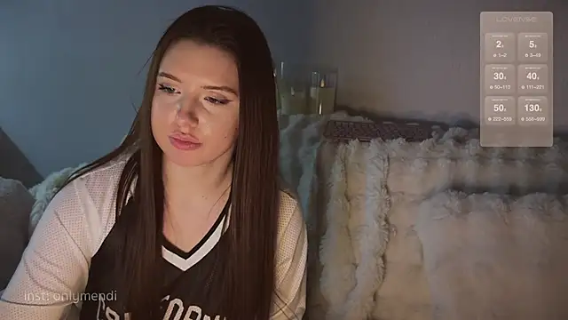 Snapshot of MENNDI chatting on 12-04-24, 06:22 MENNDI online show from 12-04-24, 06:22