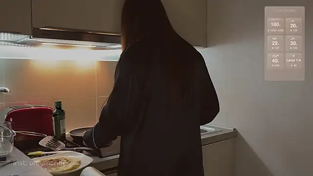 Snapshot of MENNDI chatting on 12-07-24, 05:48 MENNDI online show from 12-07-24, 05:48