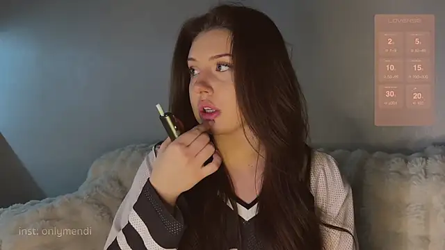 Snapshot of MENNDI chatting on 12-27-24, 04:43 MENNDI online show from 12-27-24, 04:43