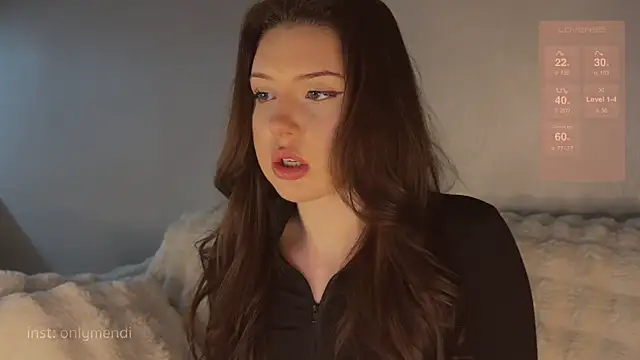 Snapshot of MENNDI chatting on 01-01-25, 05:11 MENNDI online show from 01-01-25, 05:11