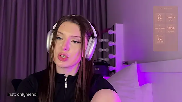 Snapshot of MENNDI chatting on 01-28-25, 06:17 MENNDI online show from 01-28-25, 06:17