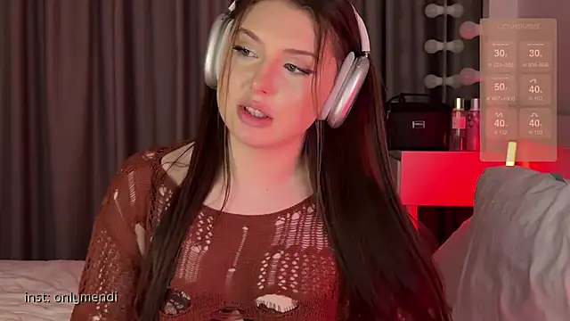 Snapshot of MENNDI chatting on 01-31-25, 03:22 MENNDI online show from 01-31-25, 03:22