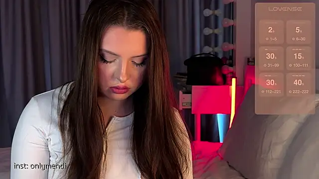 Snapshot of MENNDI chatting on 02-20-25, 10:59 MENNDI online show from 02-20-25, 10:59