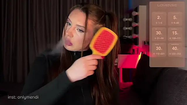 Snapshot of MENNDI chatting on 02-22-25, 03:03 MENNDI online show from 02-22-25, 03:03