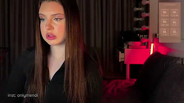 Snapshot of MENNDI chatting on 03-02-25, 05:04 MENNDI online show from 03-02-25, 05:04