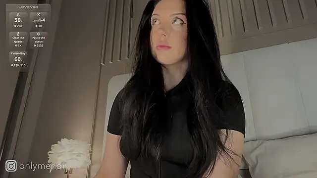 Snapshot of MENNDI chatting on 10-03-25, 06:10 MENNDI online show from 10-03-25, 06:10