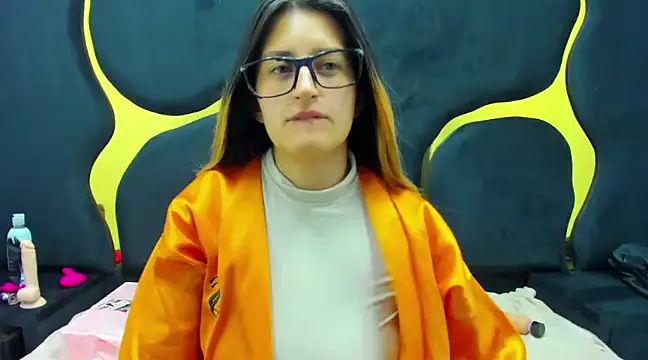 Snapshot of GiaRoussel chatting on 02-12-25, 07:35 GiaRoussel online show from 02-12-25, 07:35