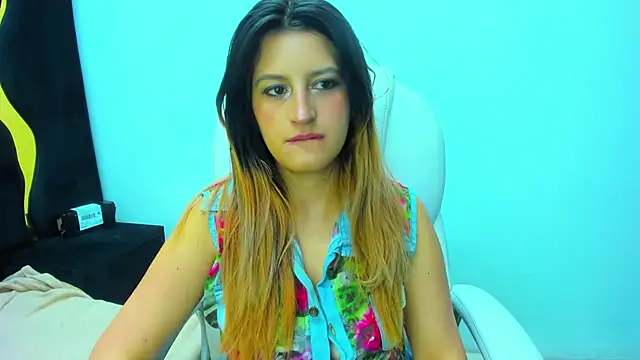 Snapshot of GiaRoussel chatting on 03-14-25, 01:46 GiaRoussel online show from 03-14-25, 01:46