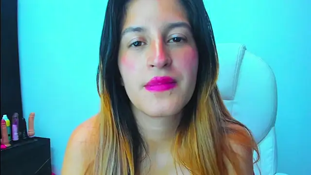 Snapshot of GiaRoussel chatting on 03-20-25, 04:42 GiaRoussel online show from 03-20-25, 04:42