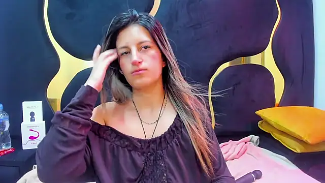 Snapshot of GiaRoussel chatting on 10-26-25, 03:07 GiaRoussel online show from 10-26-25, 03:07