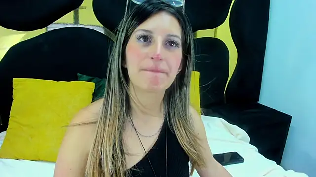 Snapshot of GiaRoussel chatting on 12-01-25, 09:31 GiaRoussel online show from 12-01-25, 09:31