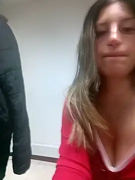 Snapshot of GiaRoussel chatting on 12-16-25, 09:09 GiaRoussel online show from 12-16-25, 09:09