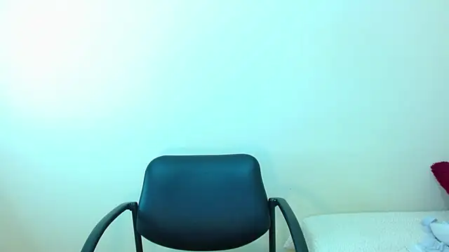 Snapshot of JessicaRabbit04 chatting on 10-15-25, 06:52 JessicaRabbit04 online show from 10-15-25, 06:52