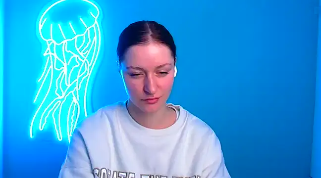 Snapshot of Fantasy_July chatting on 12-19-24, 04:24 Fantasy July online show from 12-19-24, 04:24