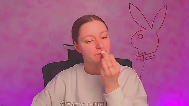 Snapshot of Fantasy_July chatting on 01-13-25, 09:52 Fantasy July online show from 01-13-25, 09:52