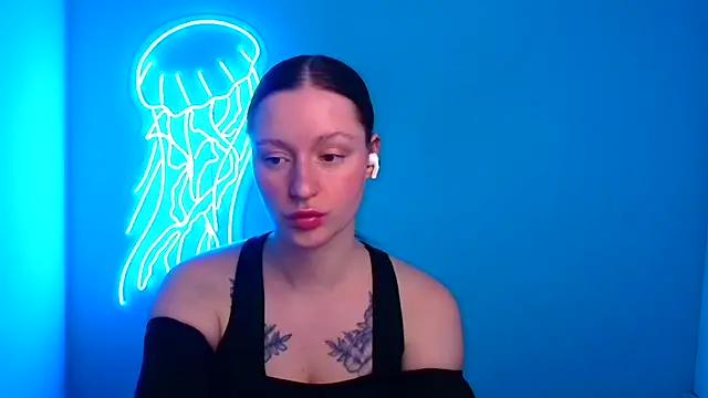 Snapshot of Fantasy_July chatting on 02-25-25, 12:45 Fantasy July online show from 02-25-25, 12:45