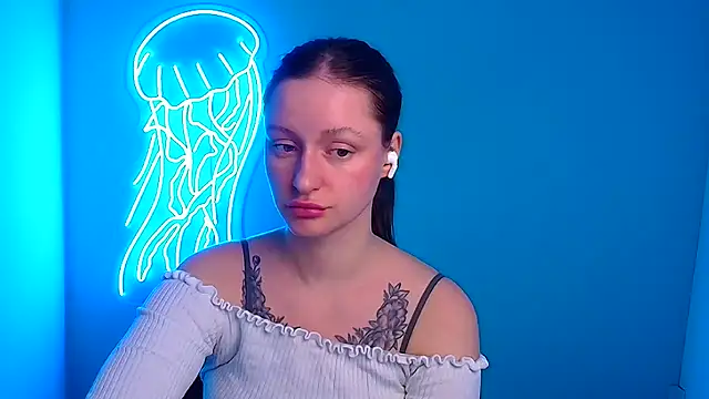 Snapshot of Fantasy_July chatting on 02-27-25, 01:07 Fantasy July online show from 02-27-25, 01:07