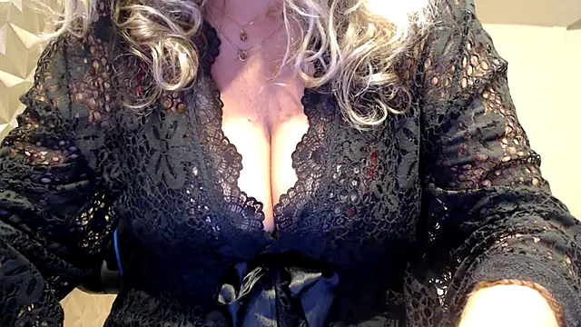 JenniLowen online show from 11-15-25, 07:16